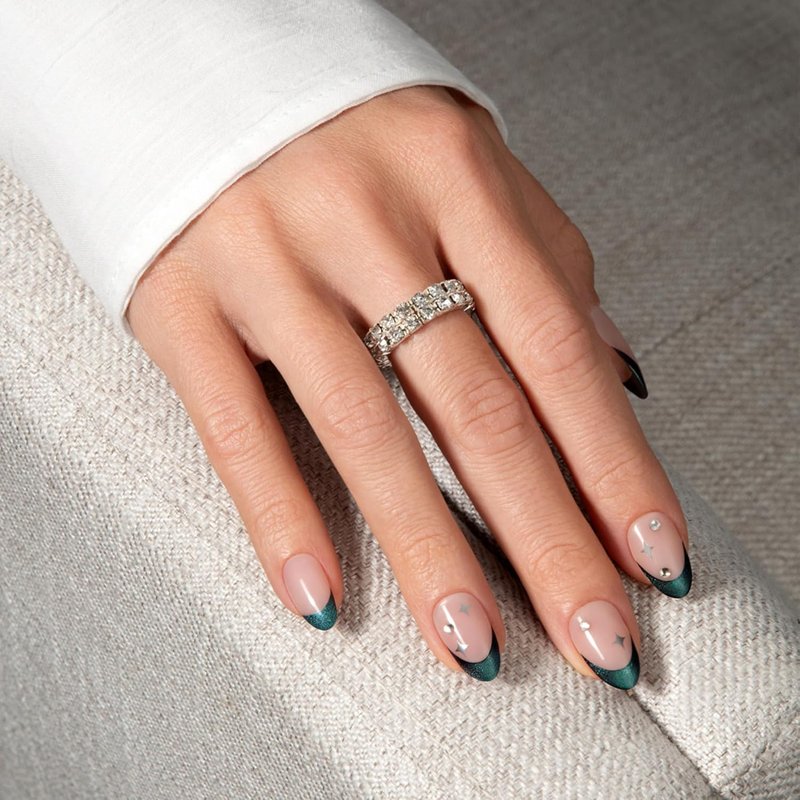 Impress No Glue Press-On Nails - 'Visions' Green Almond Shape | Medium Size, 30 Nails & Accessories Included