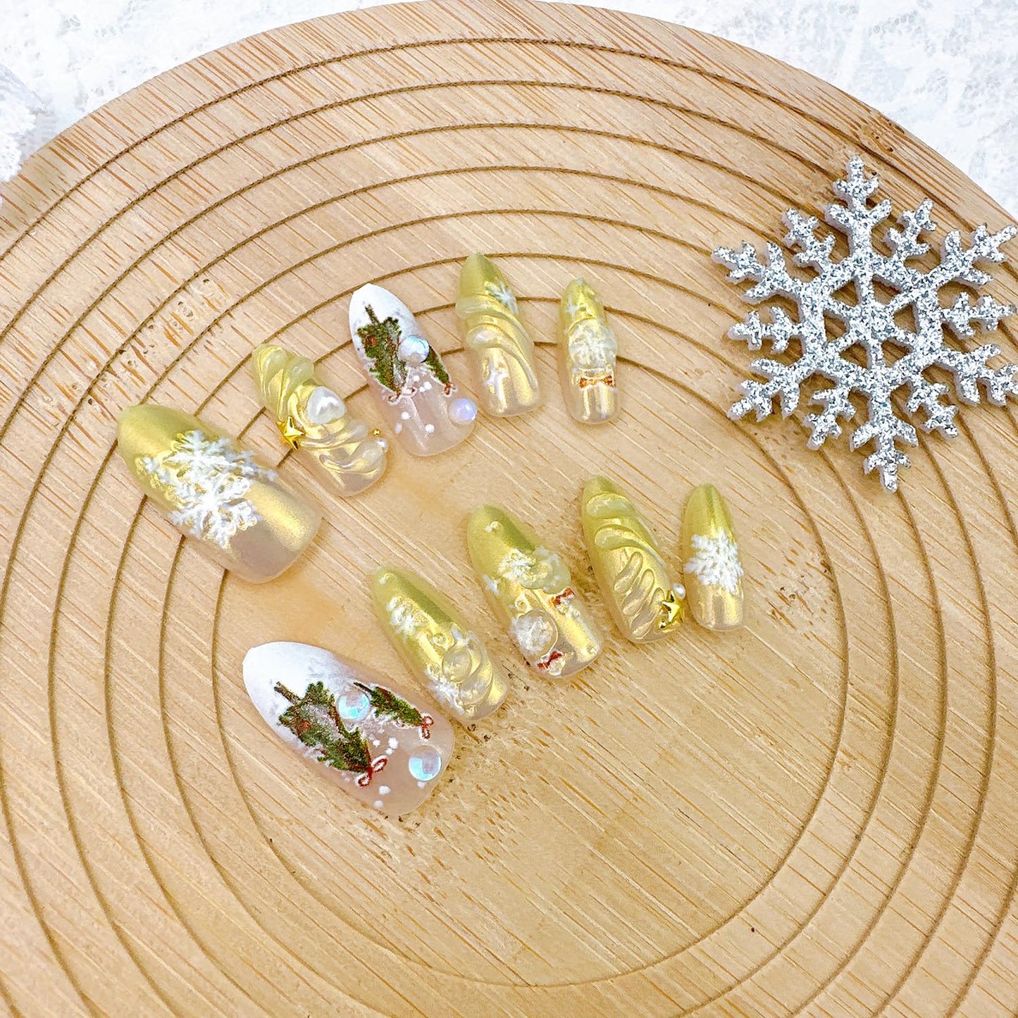 Christmas Press-On Nails - 30 Pcs Medium Almond Acrylic Nails with 3D Star & Pearl Designs | Winter Green Full Cover