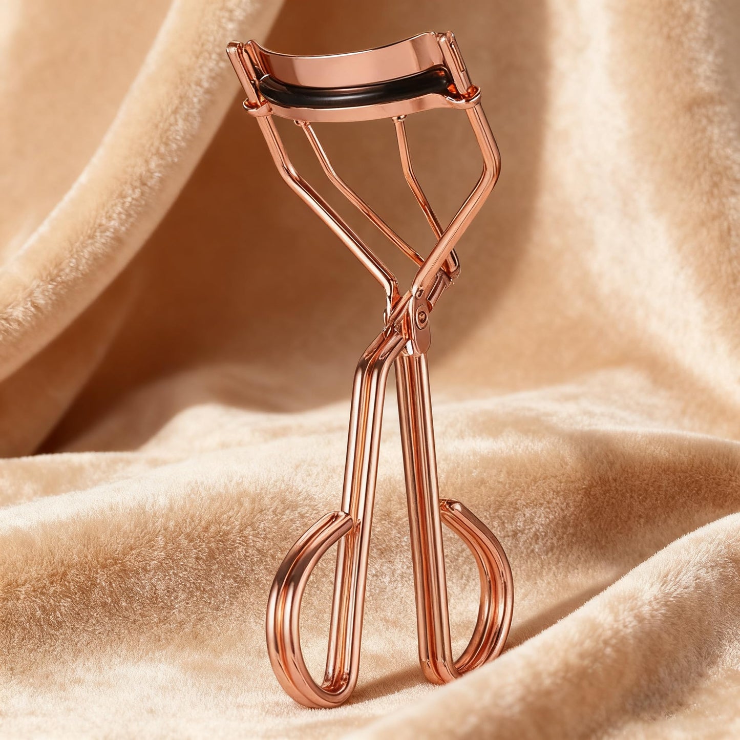 Eyelash Curler with Comb, Rose Gold Lash Curler Kit with Replacement Pads, Professional Lash Lift Tool for Daily Makeup, Portable Makeup Tool for Home Use Travel
