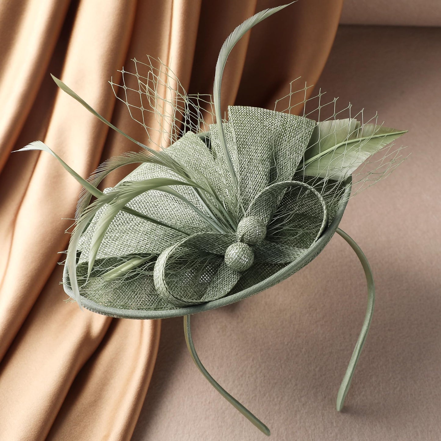 Zinniday Green Tea Party Hat - 1920s 50s Kentucky Hats Girl Victoria Feather Derby Fascinators with Veil Church Halloween Renaissance Masquerade Dress Up for Women, 7.87x5.9inch