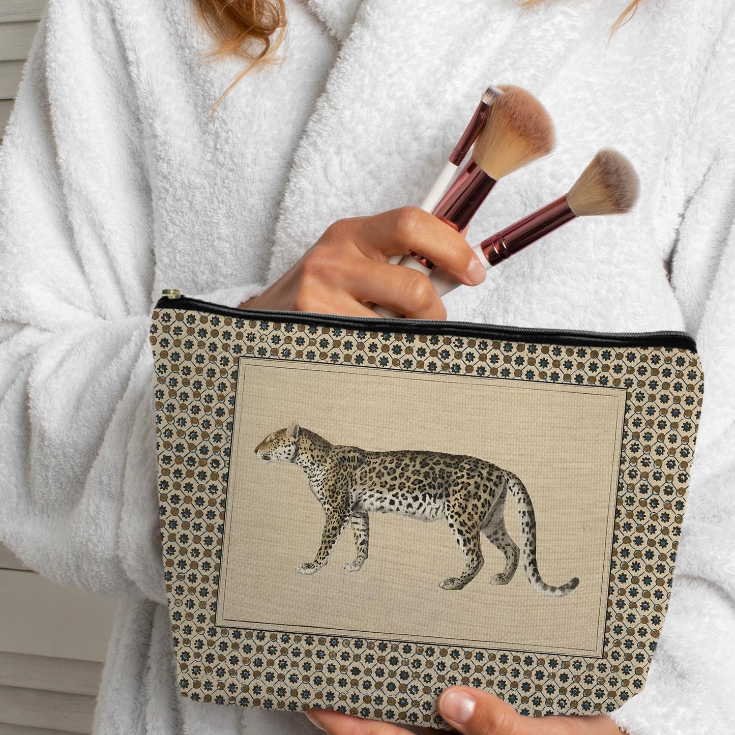 ignytiger Cheetah Print Makeup Bag, Cheetah Animal Lovers Gifts for Women, Neutral Vintage Leopard Makeup Pouch, Retro Trendy Leopard Aethetic Gifts Zipper Pouches for Purse