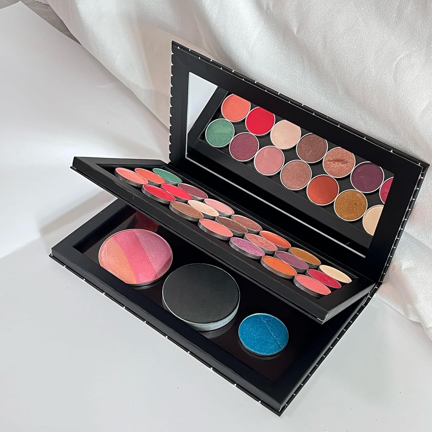 Magnetic Eyeshadow Makeup Palette - Double Layer Book Design with Mirror & 20 Adhesive Stickers | Silver Stars Cover
