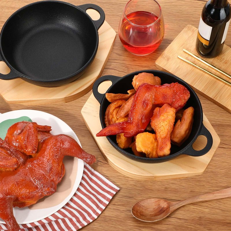 Jingmore 2 Sets Mini Cast Iron Skillet with Wooden Base Small Cast Iron Plates Skillet Pan Round Fajita Plate Hot Steak Pot Dish for Baking Cooking(7.5 Inch)