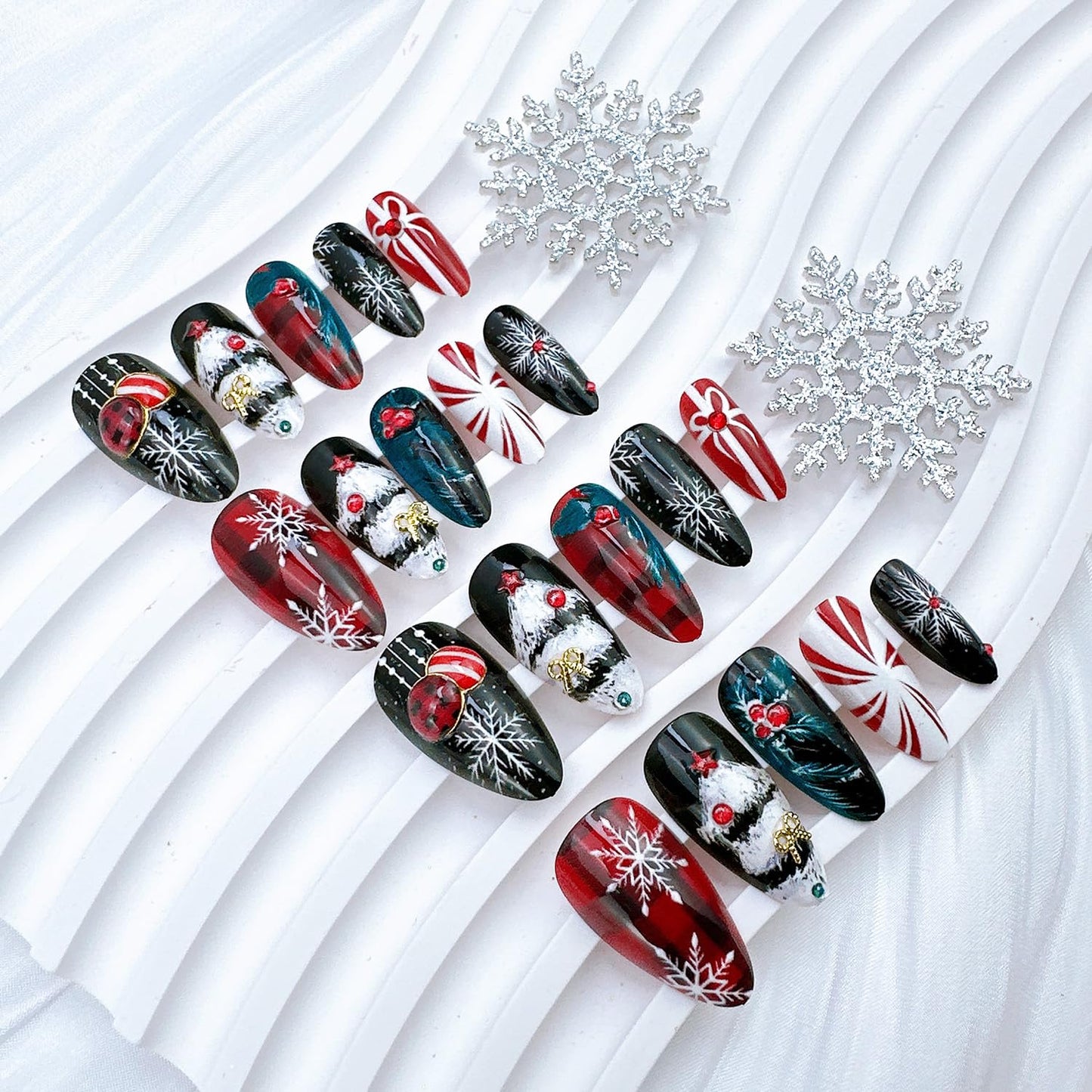 Christmas Press-On Nails - 24 Pcs Medium Almond Winter Snowflake Design | 3D Star & Bow Accents
