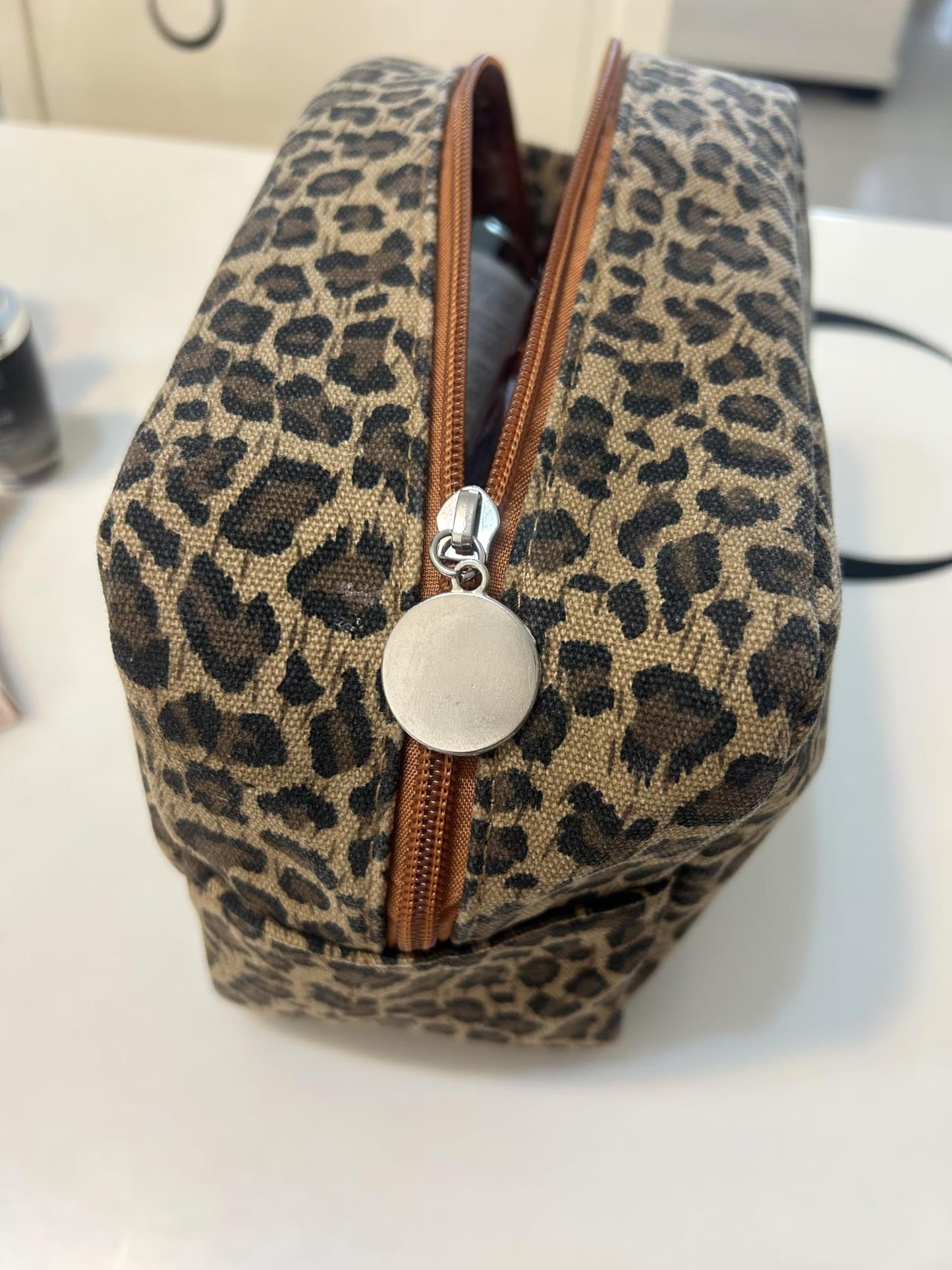 JIU HONG CHAO Leopard Cosmetic Bags 4 liters Big Cheetah Print Makeup Bag Lightweight Canvas Travel Toiletry Purses Accessories Organizer Pouch Gifts for Women