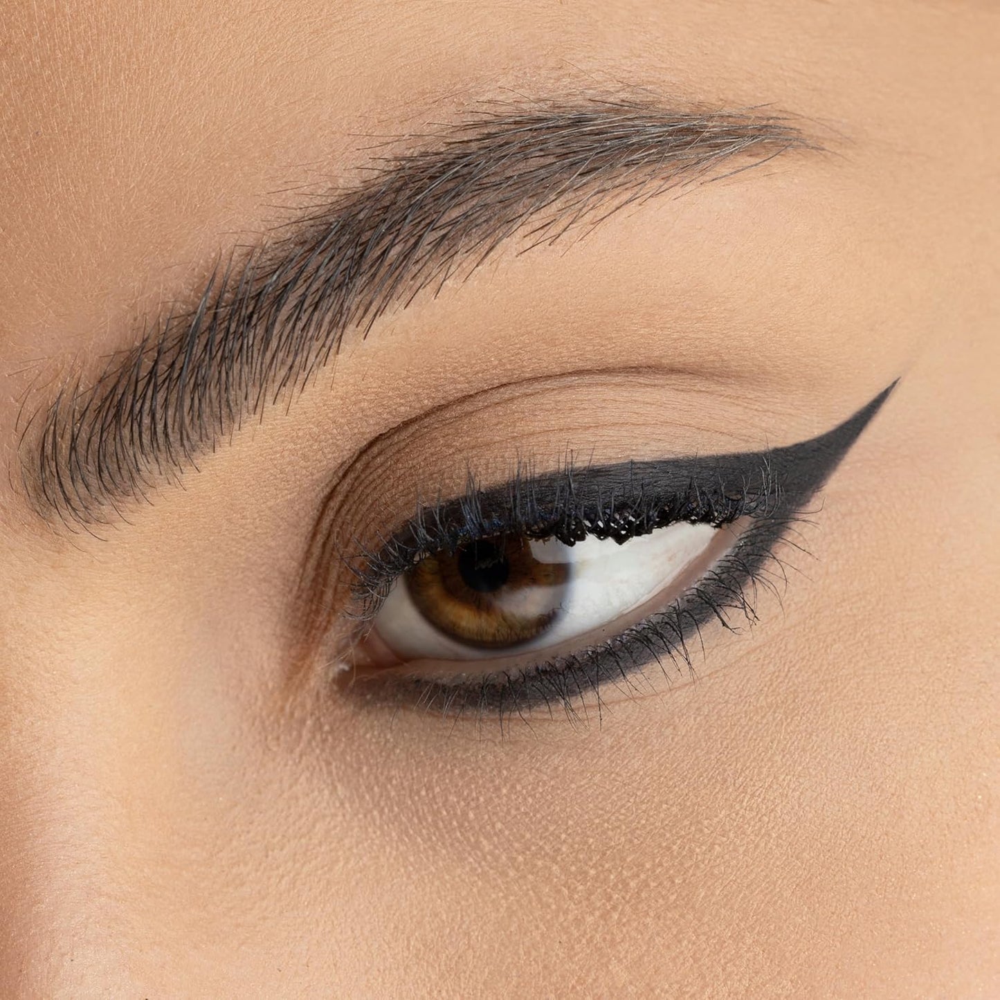 Professional Black Waterproof Eyeliner Pencil - Long-Lasting Smudge-Proof Formula for Smoky Eyes | Soft Waterline Eyeliner with Smudger Tool - Black