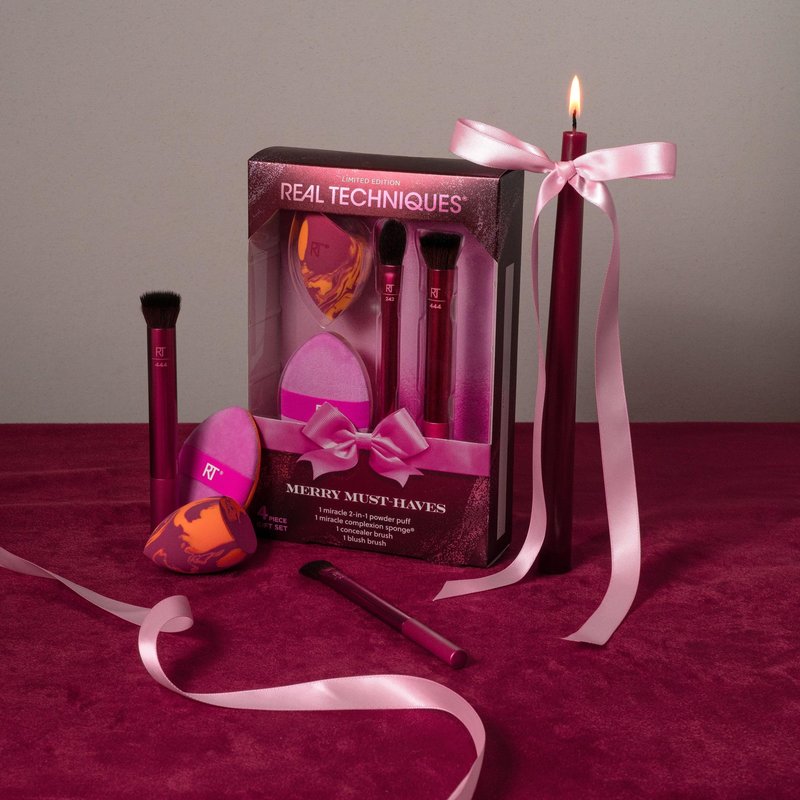 Real Techniques Merry Must-Haves Holiday Gift Set, 4 Piece Brush & Sponge Set for Foundation, Cheeks & Powder, Stocking Stuffer, Gift for Her, Cruelty-Free & Vegan
