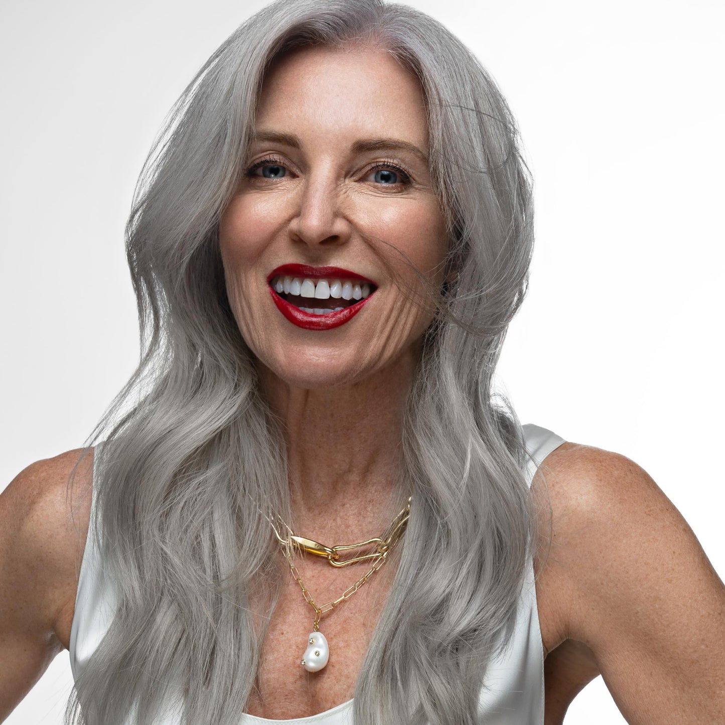 AGE beautiful Deep Conditioning Hair Mask for Coarse, Wiry Silver & Gray Hair, with Silk Amino Acids & Keratin, Deeply Conditions & Reduces Frizz for Smooth, Shiny Hair