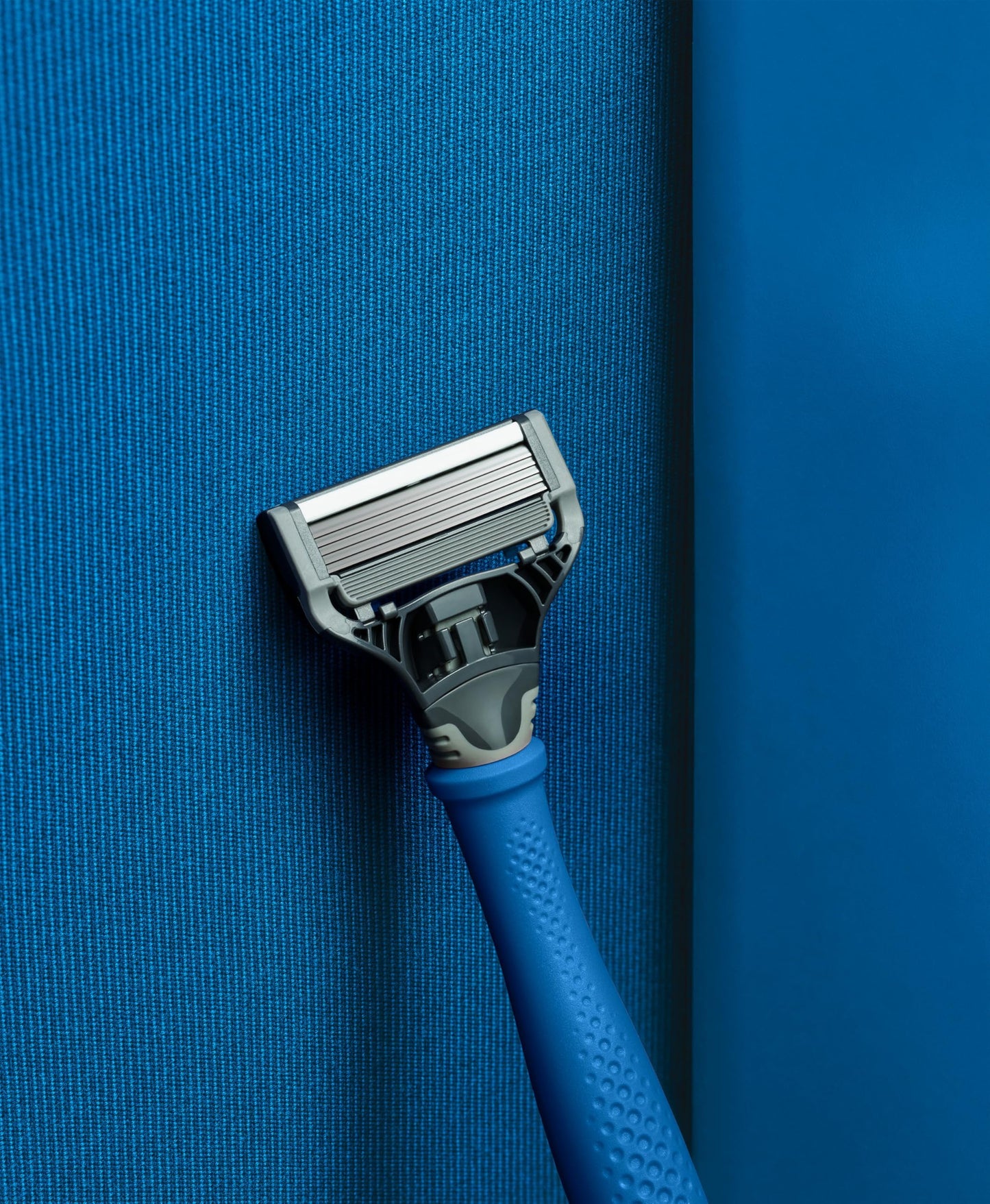 Harry's Original Razor for Men - Razor Handle and Blade Cartridge- German Engineered Blades- Indigo Blue
