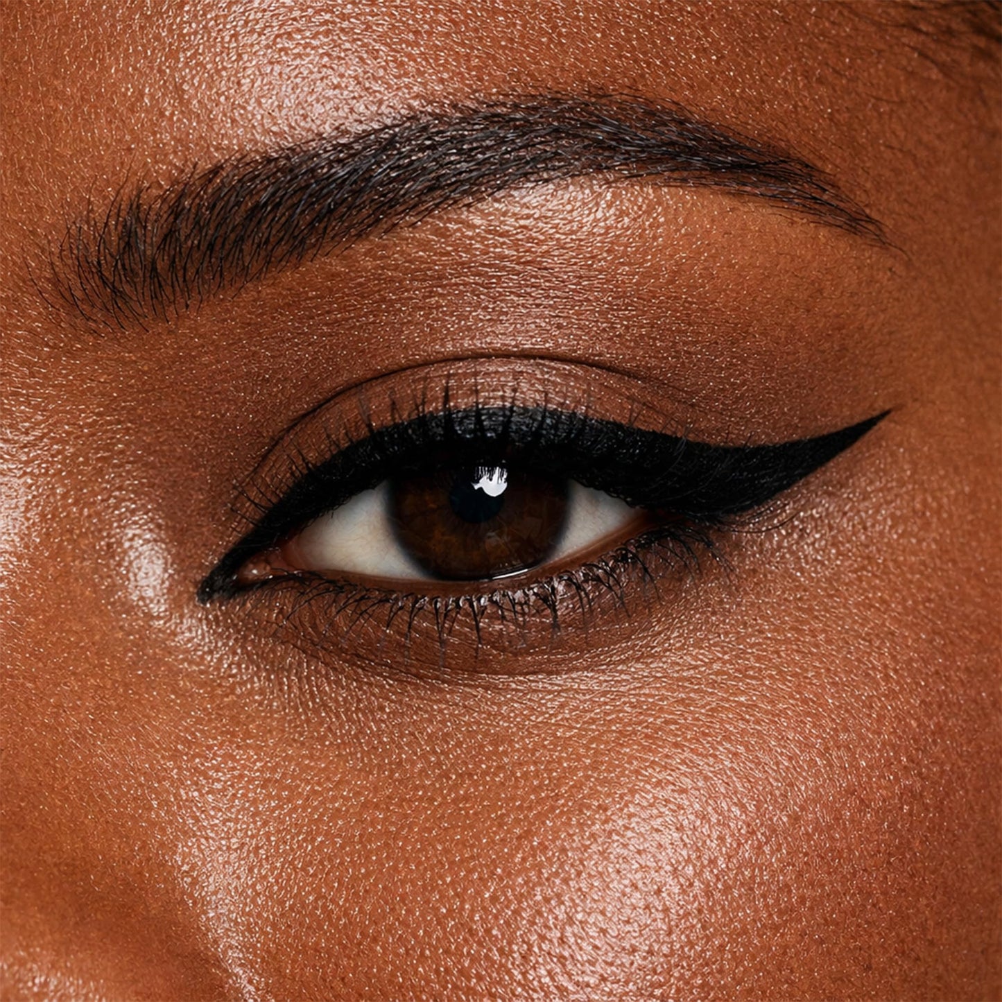 YES.EYE DO Curved Tip Liquid Eyeliner Pen, Ultra-Fine Precision Black Eyeliner for Easy Control, Long-Lasting, Easy to Remove with Warm Water, Beginner-Friendly (Midnight Noir)